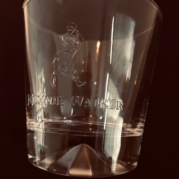 2 Johnnie Walker Whisky Rocks Glasses with Embossed details and prism bottoms - Picture 13 of 16